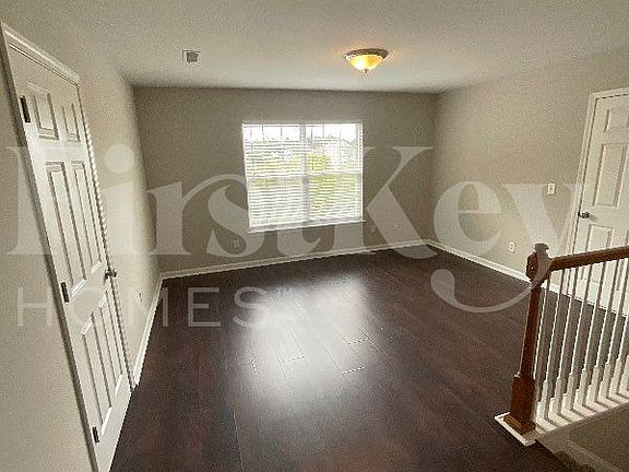 2nd image of 206 Sabal Palmetto Ct