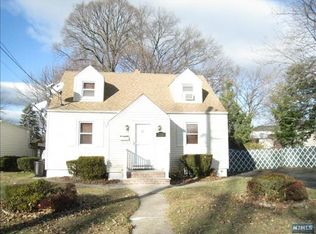 105 Macarthur Dr, Saddle Brook, NJ 07663