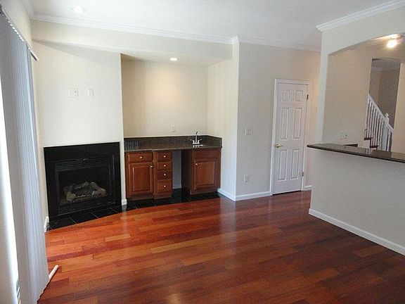 4th image of 2320 California Blvd APT 10