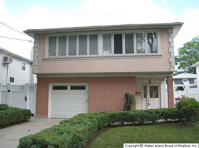 1st image of 61 Carreau Ave