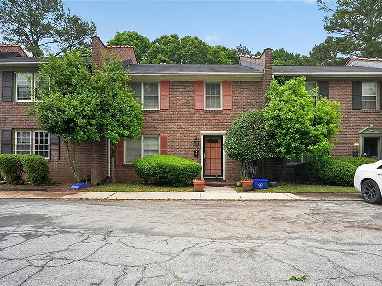 105 Glen Acres Ct — Photo 1