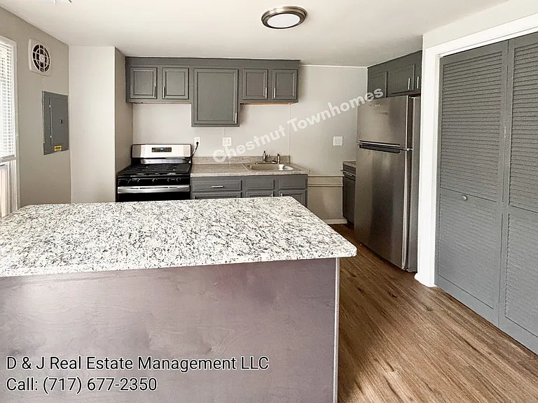3205-3255 Chestnut St — Photo 1