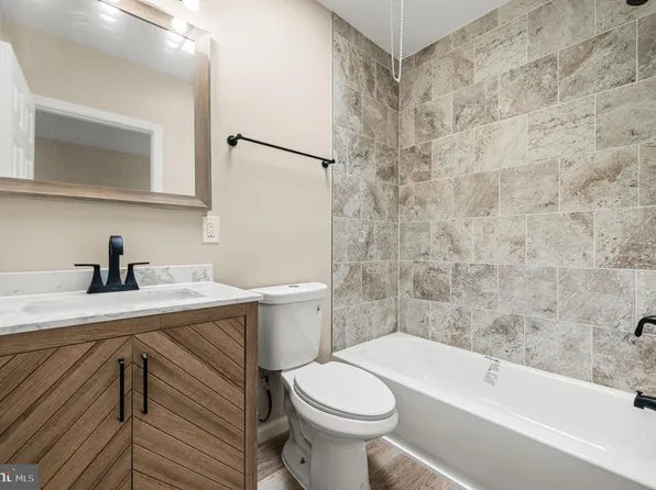 301 W Ruscomb St, Philadelphia, PA 19120