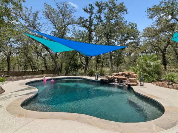 224 Champions Blvd, La Vernia, TX 78121
