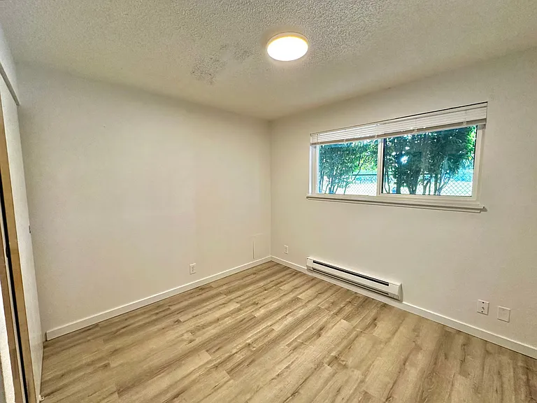 Park Plaza Apartments — Photo 13