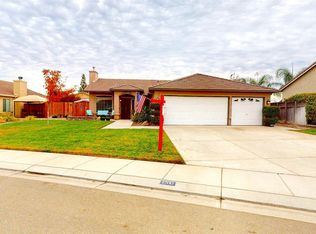 1700 Huntmaster Dr, Hughson, CA