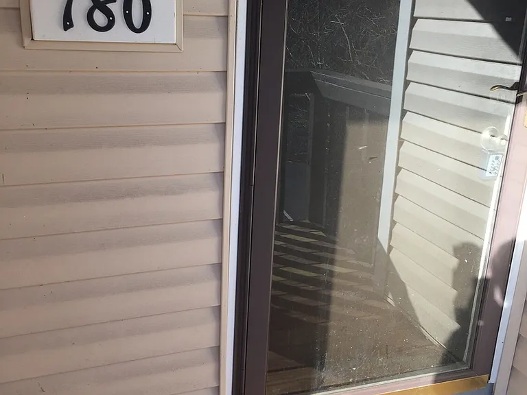 180 Driftwood Ln — Photo 1