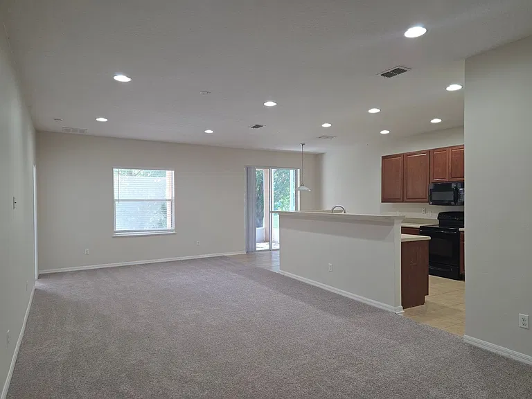 311 Rambling Cir — Photo 4
