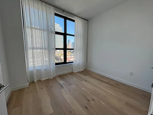 Rented by R New York | media 6