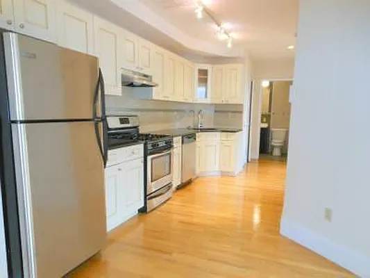 Rented by Urban Realty NYC | media 18