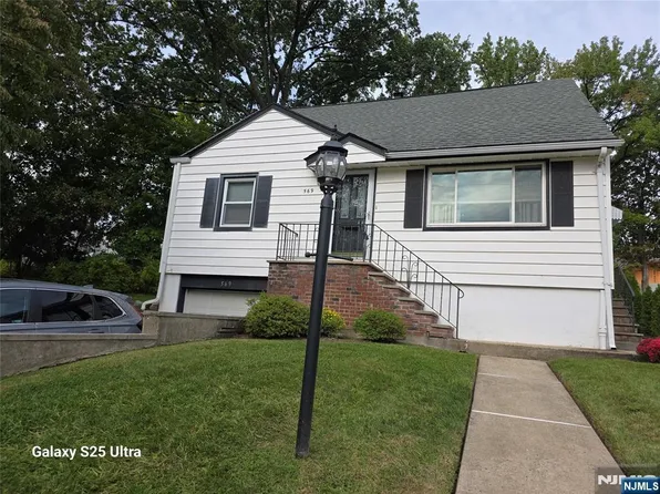 569 Center Avenue, River Edge, NJ 07661