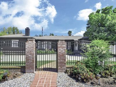 23046 Leonora Dr, Woodland Hills, CA, 91367