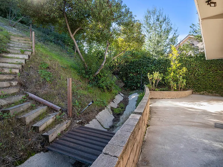 1210 Swarthmore Dr — Photo 49