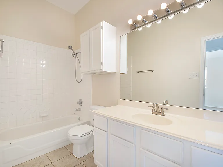 11909 Rhulen Ct — Photo 17
