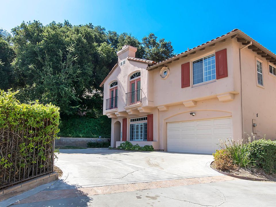 1st image of 23808 Valley Oak Ct