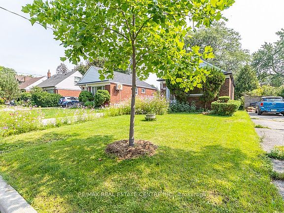 4th image of 27 Innismore Cres