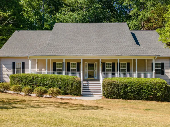 149 Walnut Ridge Dr, Hoschton, GA 30548