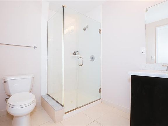 5th image of 149 Essex St APT 5Q