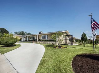 5442 N Redwood Dr, Chicago, IL 60656