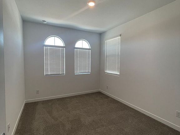3rd image of 9343 W Glenrosa Ave