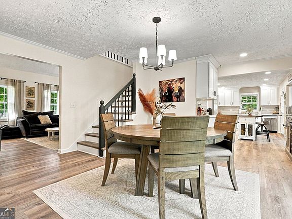 5th image of 3021 Mills Ridge Dr