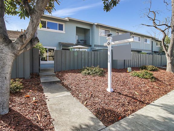2nd image of 4653 Persimmon Pl