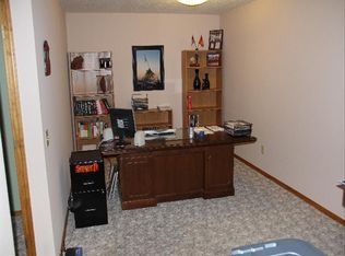 4621 S Ridgeview Ave, Battlefield, MO 65619