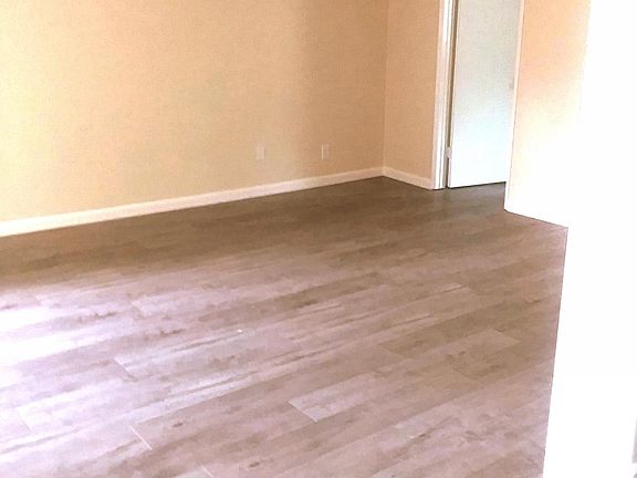 3rd image of 3533 Keystone Ave #19