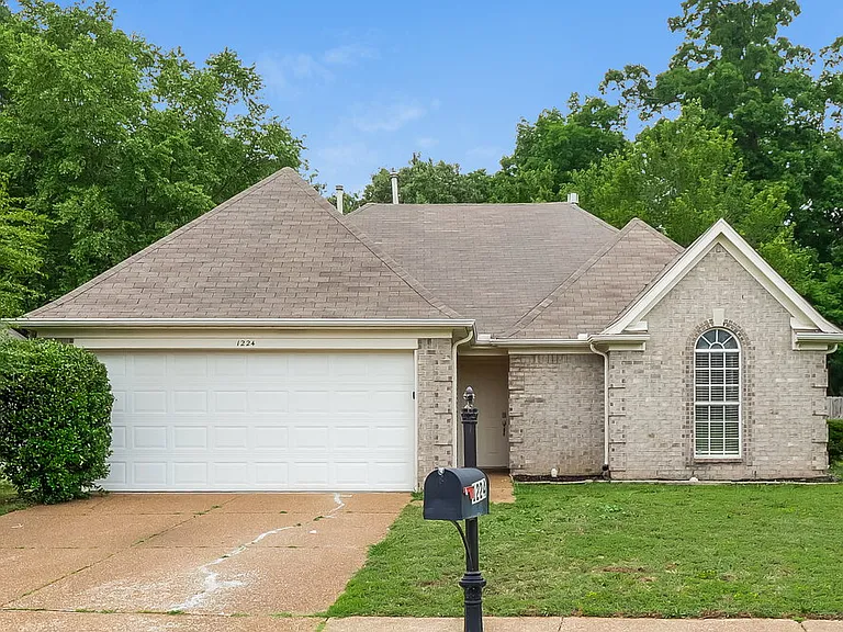 1224 Whistler Dr — Photo 1
