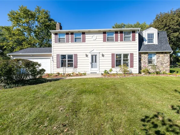 262 Hillary Ln, Penfield, NY 14526