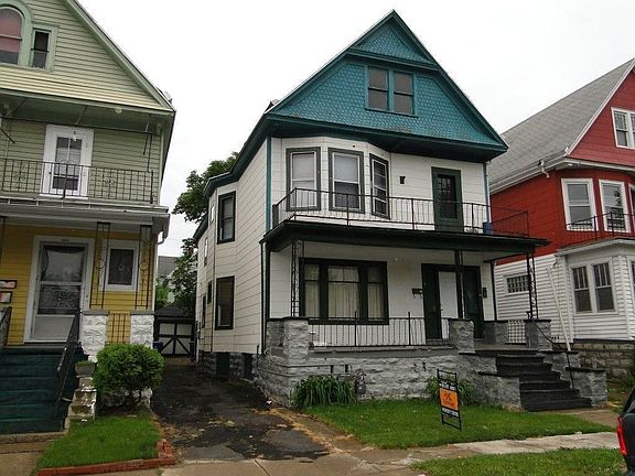 2nd image of 353 Woodlawn Ave