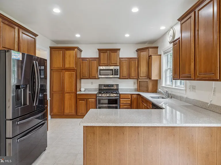 9818 Lyons Mill Rd — Photo 9