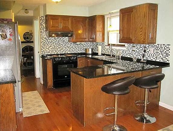 5th image of 623 Orleans Ave