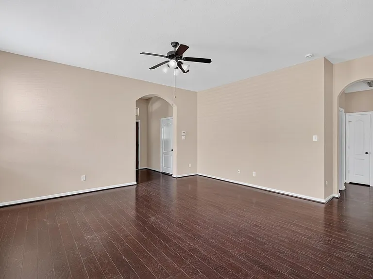 15 Butternut Grove Pl — Photo 8