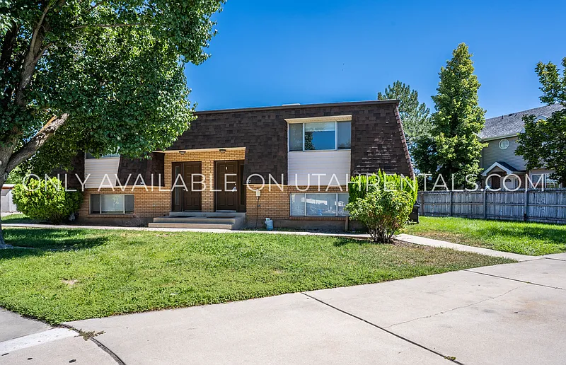 2 bed, 1.0 bath, 800 sqft, $1,400 — Photo 2