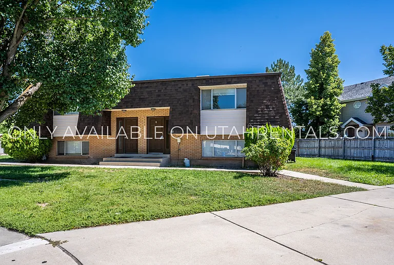 32 E 925 N — Photo 1