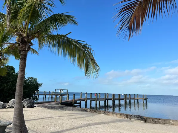 30 Palm Beach Dr, Key Largo, FL 33037