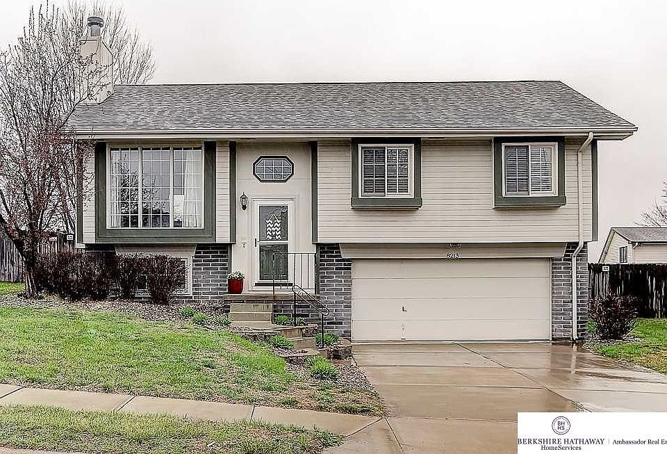 1st image of 8213 S 152nd St