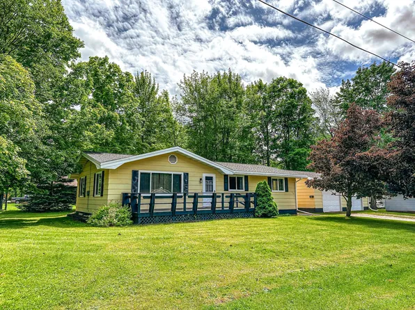 320 Superior St, Lanse, MI 49946