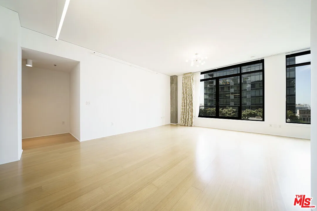 1 bed, 1.0 bath, 800 sqft, $2,550 — Photo 2
