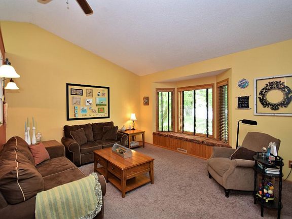 2nd image of 114 Loretta Ln