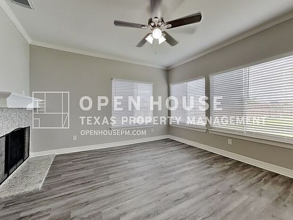 3rd image of 21610 Wildcroft Dr