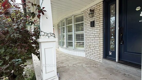 4th image of 465 Hounslow Ave
