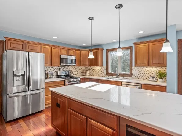 277 Sawyer Rd, Bolton, MA 01740