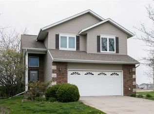 55 Vixen Cir, North Liberty, IA 52317