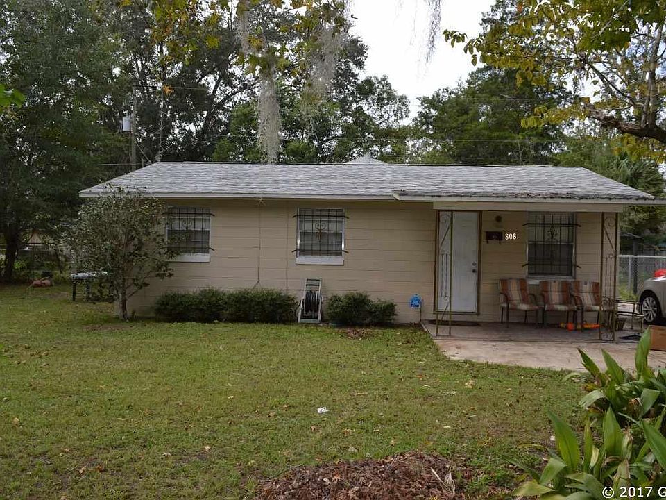 1st image of 808 NE 22nd Ter