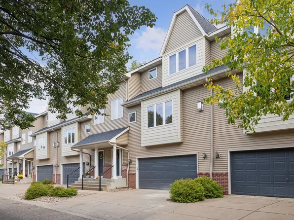 303 Oak St, Prescott, WI 54021