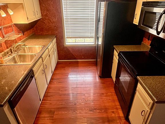 4th image of 1125 Park Meadow Dr