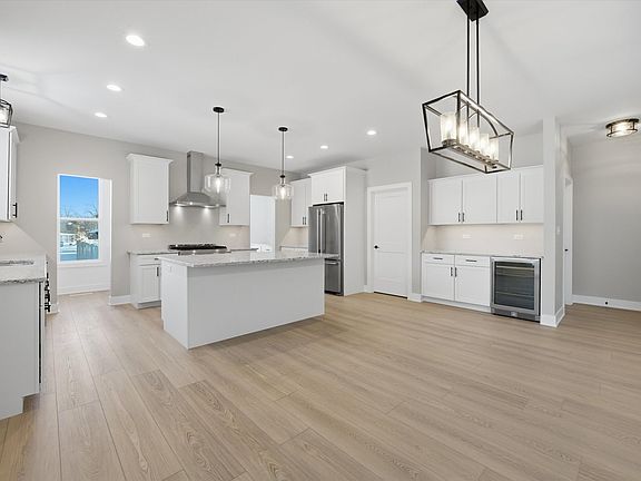 2nd image of 24372 Liberty St