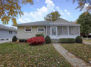 20490 Fenton St, Roseville, MI 48066